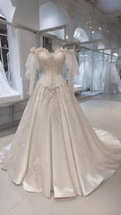 Off Shoulder Vintage A line Long Lace Appliques Wedding Dresses S6811