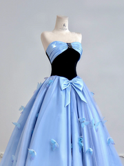 Light blue strapless fitted waist slim-fitting ball gown with a full skirt R8200