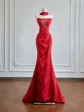 Red strapless, fitted waist, slimming, and sexy long ball gown R8169