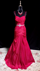 Red halter-neck fitted bodycon long ball gown R8681