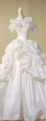 White one-shoulder floral neckline slim waist satin maxi bridal gown R5822