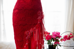 Sexy red halter-neck, fitted, asymmetrical skirt ball gown R7681