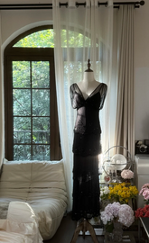 Black V-neck fitted waist straight long ball gown R7772