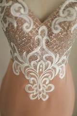 Light pink halter-neck embroidered fitted waist bodycon long ball gown R6713