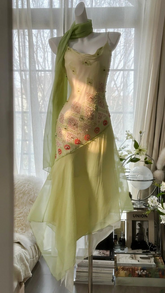 Light yellow halter-neck fitted bodycon long ball gown R6554