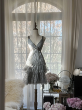 Light gray halter-neck low-cut fitted waist tiered skirt short ball gown R7714