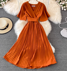 2025 new V-neck short-sleeved dress slim fit temperament waist tie big swing pleated long skirt R0345