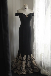 Black off-the-shoulder fitted waist bodycon dress with gold floral skirt for a long ball gown R6810
