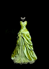 Green strapless fitted waist slim-fitting ball gown with a full skirt exudes classic elegance R8100