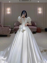 V-neck Puff Sleeves Newest Wedding Dresses, Luxury A-line Bridal Gowns S3556