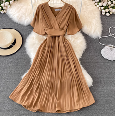 2025 new V-neck short-sleeved dress slim fit temperament waist tie big swing pleated long skirt R0345