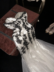 White strapless vintage floral pattern fitted long ball gown R7052