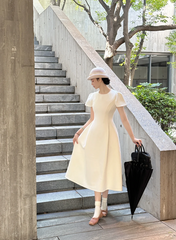 White classic and elegant, waist‑cinching, slim‑fit A‑line long ball gown R7998