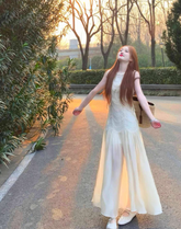 Atmosphere wear white lace sleeveless vest dress beautiful temperament waist A-line long skirt R0421