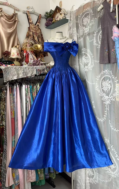 Off-the-Shoulder Waist-Cinched Slim-Fit Floor-Length Ball Gown in Blue R7413
