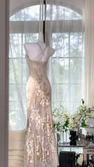 Light pink floral print halter-neck fitted long ball gown R7651