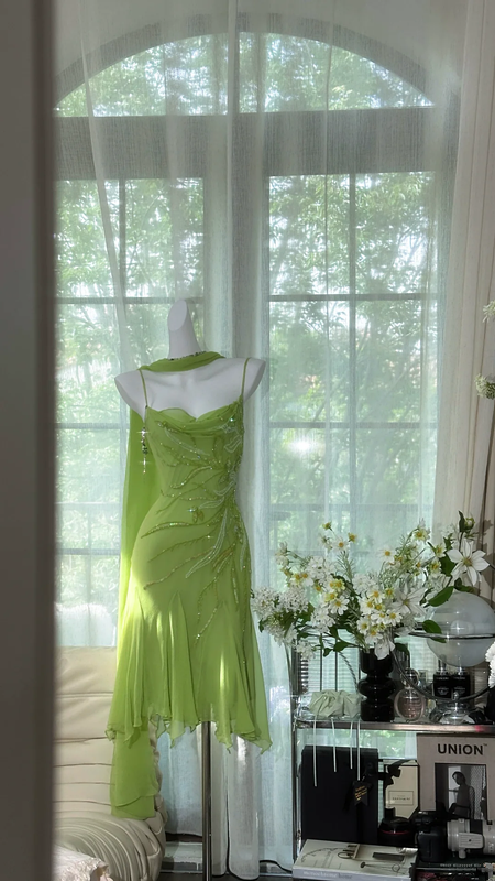 Light green halter-neck, fitted waist, sexy short prom dress R7656