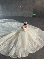 White strapless lace waist slim fit puffy skirt floor-length bridal gown R6045