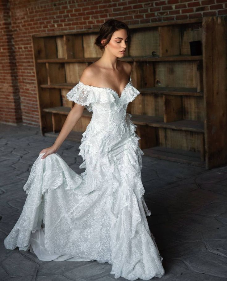 Off Shoulder Lace Wedding Dress Princess Bridal Gown        S6974