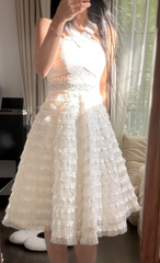 White halter neck, fitted waist, slim-fitting, full princess skirt, mid-length ball gown R7749