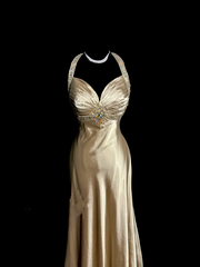 Gold halter neck, fitted waist, slimming, backless, hip-revealing long ball gown R6678