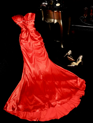 Red strapless fitted mermaid long ball gown R7010