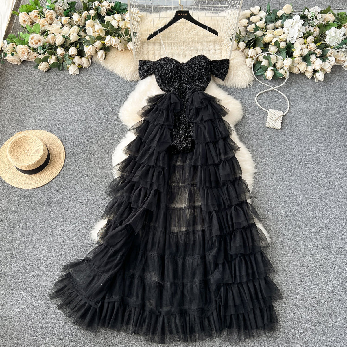 Qianjinfeng high-end sling jumpsuit pants sequined mesh design super fairy long skirt R2200